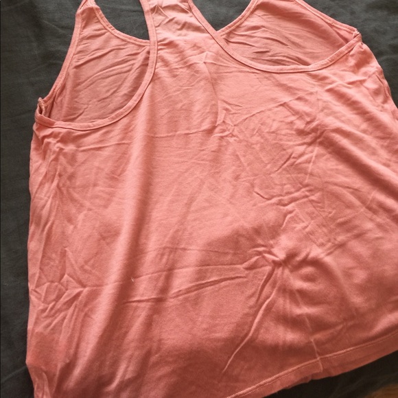 Peach workout tank top - Picture 2 of 3